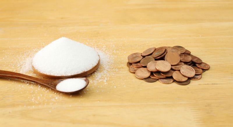 Költségvetési hiány: a cukor- és műanyagadó bevezetését tervezik