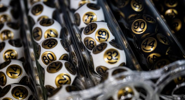 Sajtóinformáció szerint hatalmas összegeket osztott ki a Szerencsejáték Zrt. a választás előtt néhány hónappal