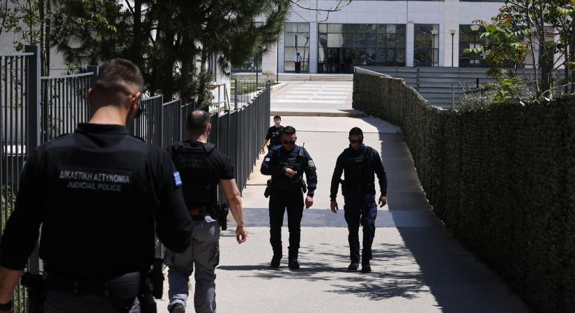 89 éves ámokfutó lövöldözött Athénban, öt embert lőtt meg