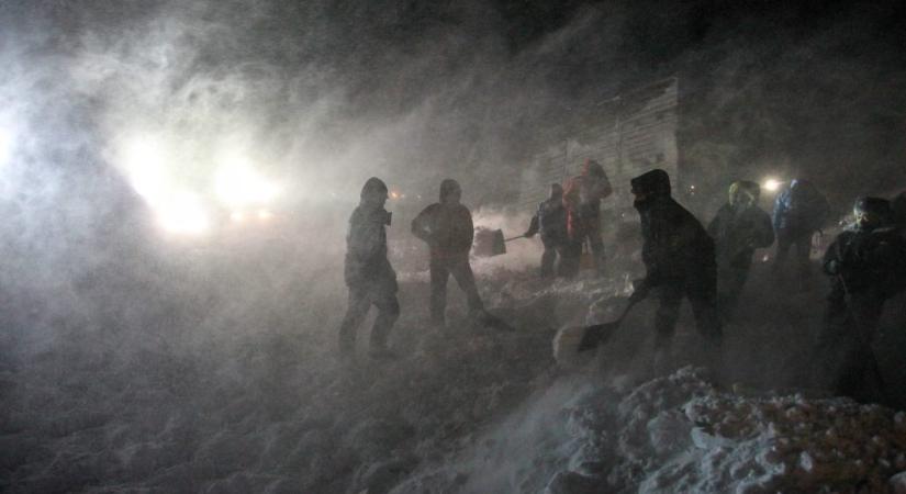 Hat embert ölt meg a lavina Oroszországban