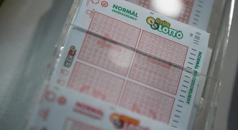 Mind a négy lottónyertes jelentkezett az összesen 8 milliárd forintnál is nagyobb nyereményért