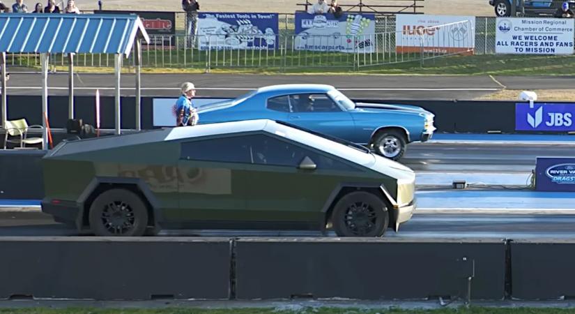 Egy 56 éves Chevy elkente negyedmérföldön a Cybertruck száját