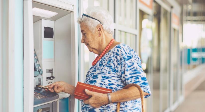 715 ezer magyar nyugdíjas élhet a becsült létminimum alatt 2026-ban