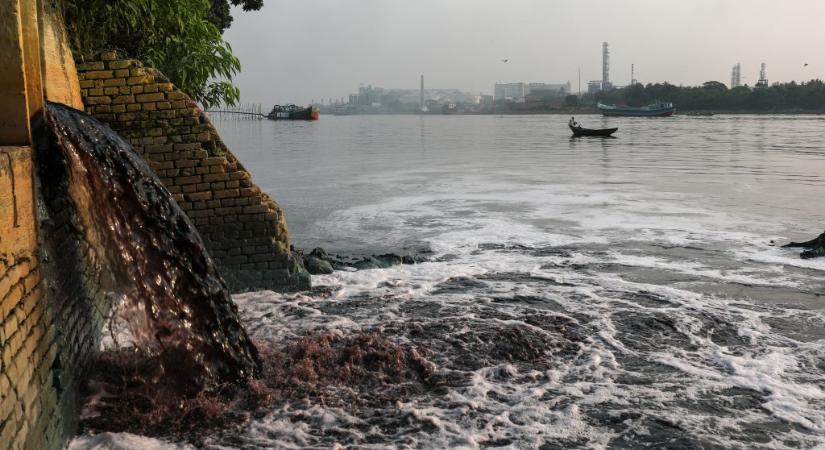 Százezer tonnányi káros vegyszer juthatott a környezetbe az Európai Bizottság miatt