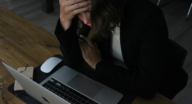 Ezért tűnnek el a dolgozók: a fizetésnél is nagyobb baj sújtja a cégeket