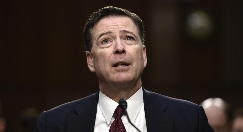 Vádat emeltek Jamey Comey egykori FBI-igazgató ellen egy kagylós kép miatt