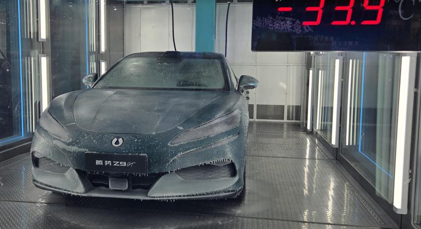 Mélyfagyasztott villanyautókat mutatott Pekingben a BYD
