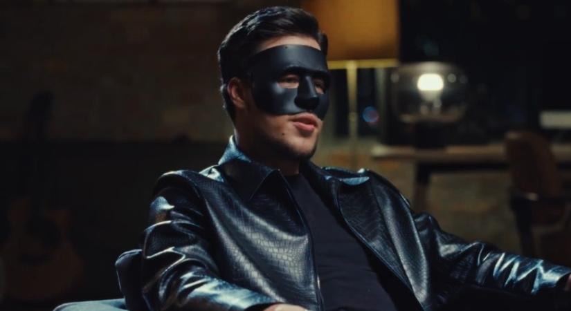 T. Danny orrműtét előtt áll: elmondta, hogyan építik majd újjá az orrát