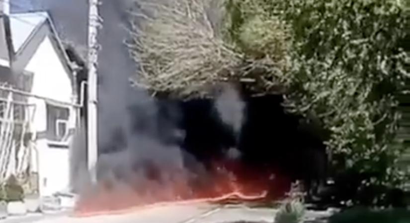 Forró olaj hömpölygött a tuapszei utcákon, miután ukrán dróntámadásban megint megsérült a helyi olajfinomító