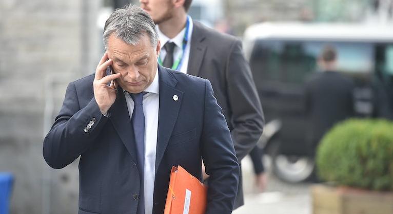 Lendvai Pál: Orbán menekül a felelősség elől