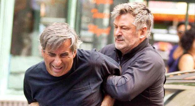 Dühkezelési problémák árnyékolják be Alec Baldwin karrierjét – ezt mondják a stábtagok