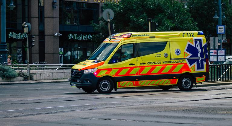 Megrázó eset, sürgős dolga miatt nem kezdte meg az újraélesztést egy betelefonáló