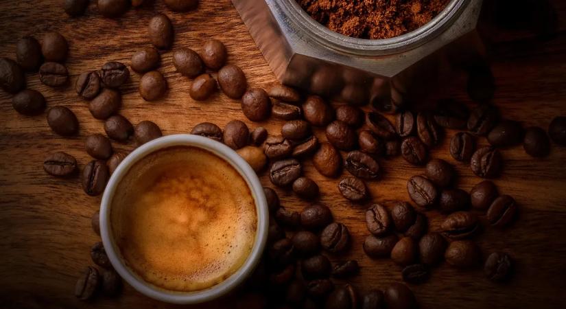 Ez történik a szervezetével, ha minden nap kávézik