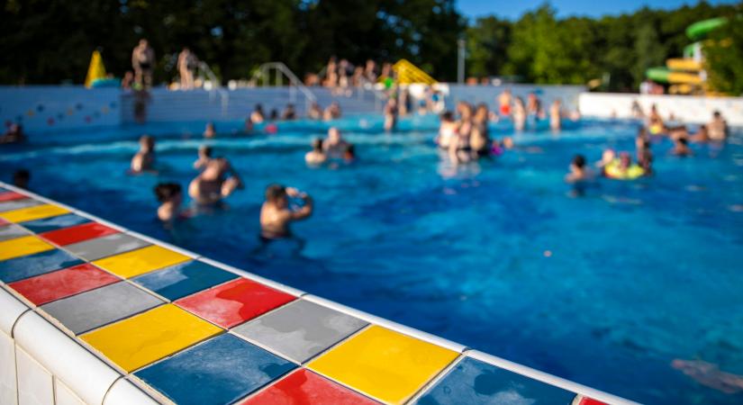 Csúszik a strandszezon: később nyitnak a fürdők, és a jegyek is drágulnak