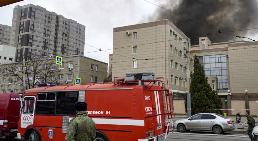 Tűz ütött ki Moszkva északi részén egy épülő lakóházban, többen életüket vesztették