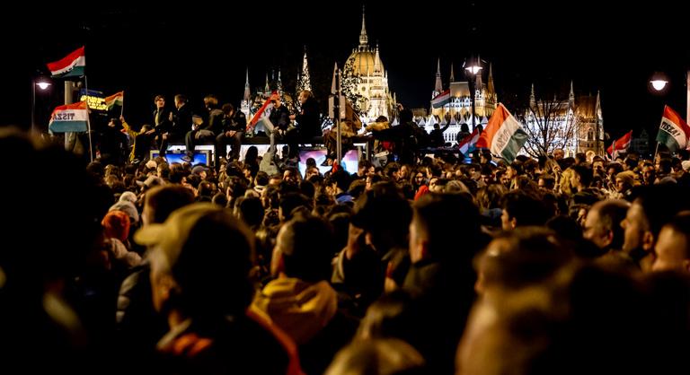 Magyar Péter évtizedes sikerről beszélt, üzent a kampányfőnökének