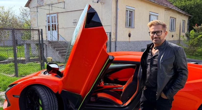 Megható látogatás Hartán – egykori iskolájába tért vissza a milliárdos üzletember – videóval