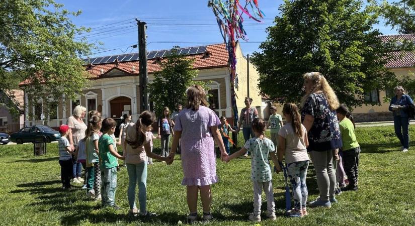 Kisszékely májusfa állításra hív mindenkit