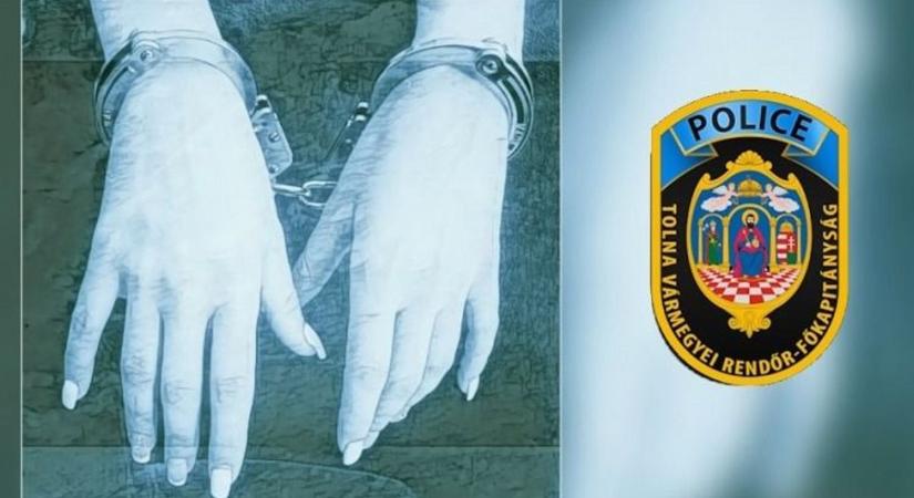 Döbbenetes módszer: a segítségére siető idős embereket fosztott ki a dunaföldvári nő