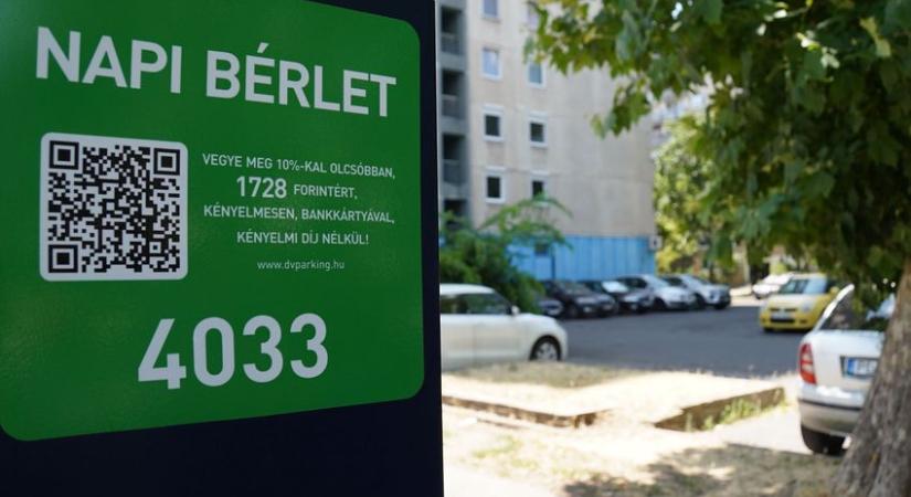 Változik a parkolási rend Debrecenben