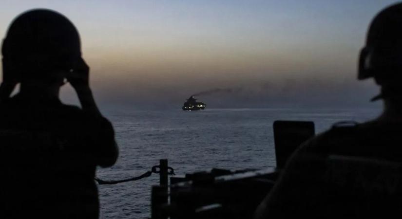 Amerikai akció a tengeren: feltartóztattak egy hajót az iráni blokád miatt