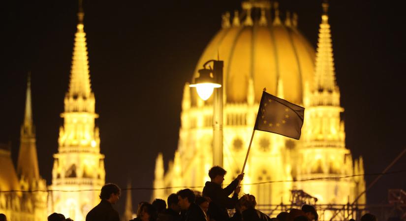 Nagy dobásra készülnek: a Kossuth térre viszik az országot – meglepetés is jön Magyar Péter eskütételén