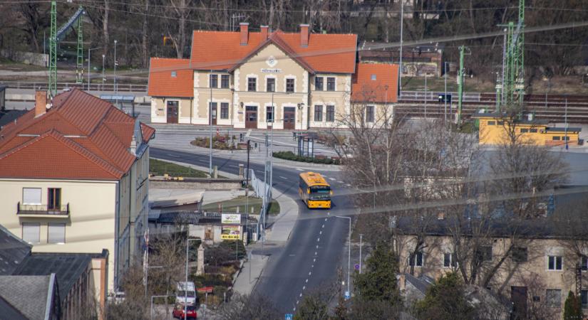 Május 1-jétől kocsiállás-változások lesznek a dorogi vasútállomásnál