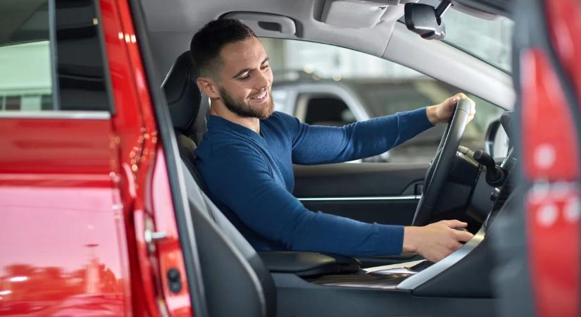 Csak használt autóra telik a magyaroknak, de azzal családtagként bánunk