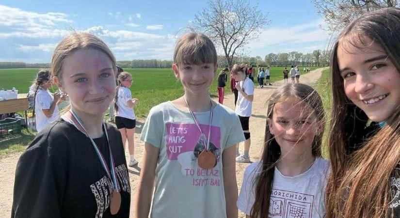 Mezei futóversenyt rendezett a rábacsécsényi általános iskola