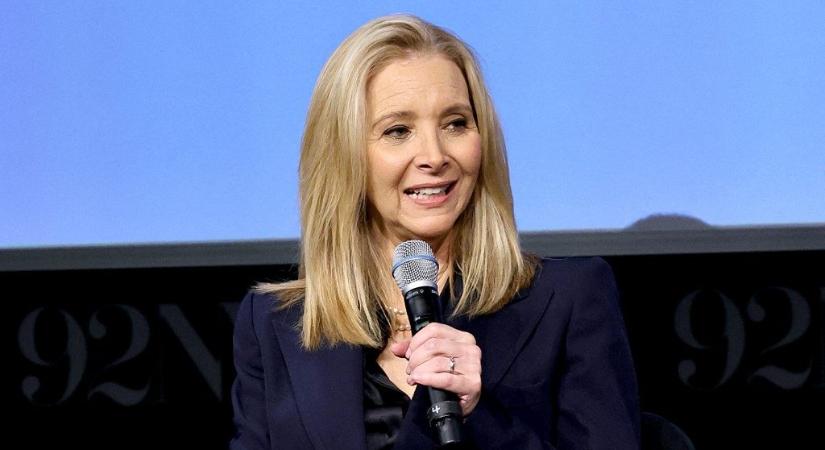 „Néha brutális volt” – Lisa Kudrow a Jóbarátok kulisszái mögött zajló gonoszságokról beszélt