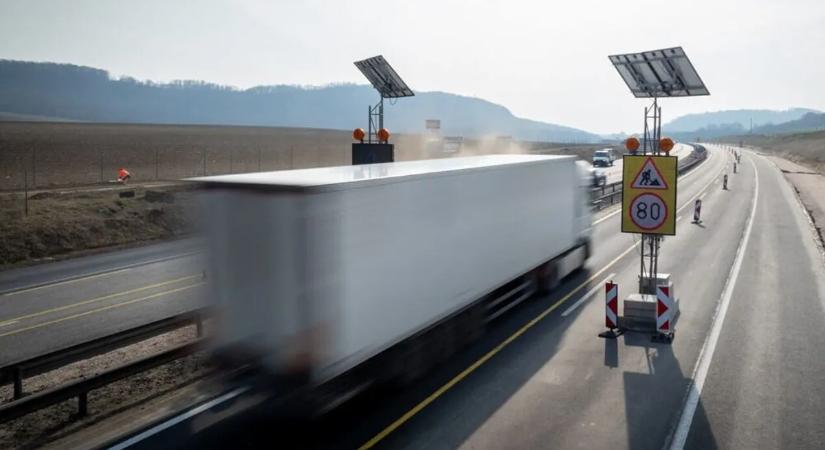 Új rendszer lépett életbe az M1-esen – mutajtuk mit tud!