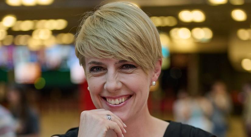 Krug Emília új munkájáról vallott: „Minden ízében szoknom kell még”