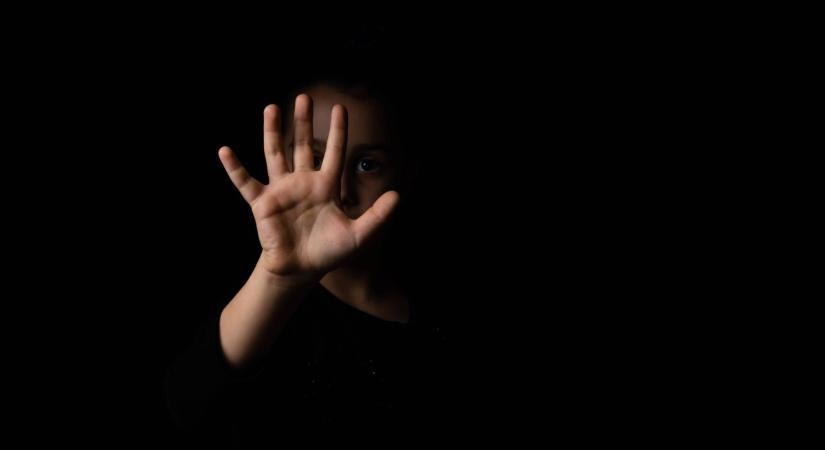 Burjánzik az online szexuális gyermekbántalmazás