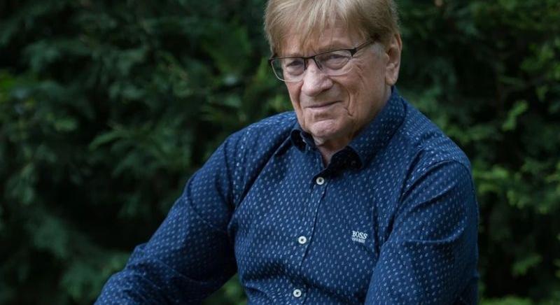 A sztrókos Harsányi Leventével mentő száguldott a kórházba