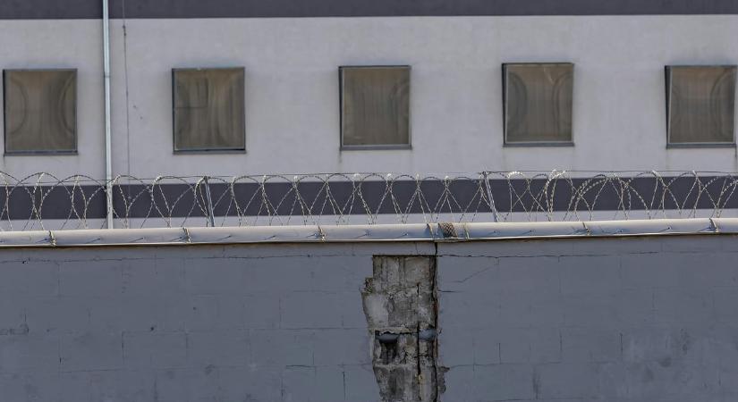 Mielőtt börtönbe vonult volna, még kirabolt egy nőt Miskolcon a nyílt utcán