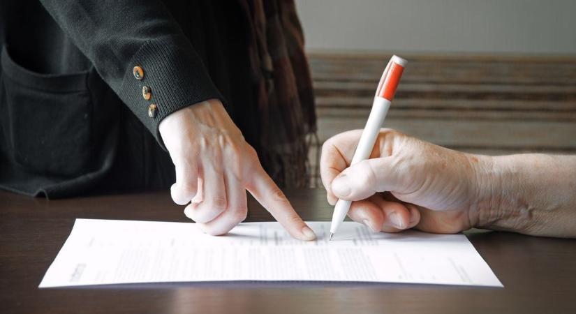 Sokan hiszik, hogy egy haragos szülő egyszerűen kizárhatja gyermekét az örökségből