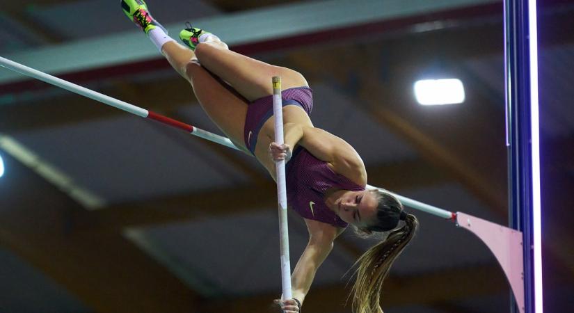 Elbűvölő spanyol rúdugrólányt csodál a világ – Fotók