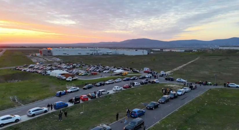 Vége a pihenőnek: újra autós találkozót szerveznek – és most a poroltó is kéznél lesz – VIDEÓ