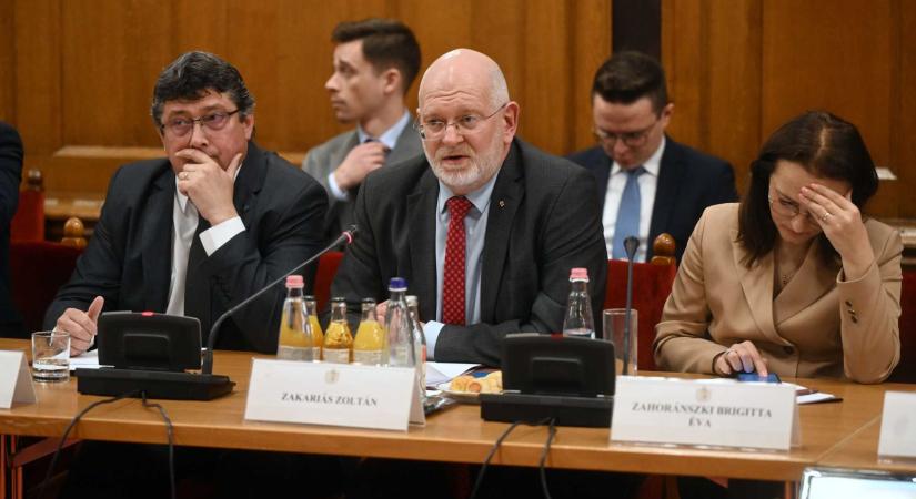 Nem mond le mandátumáról a magyar összefogás frakciójának hátat fordító EMSZ-elnök