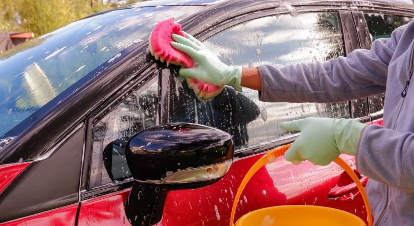 Ne tedd tönkre a fényezést: 9 végzetes hiba, amit a legtöbben elkövetnek autómosáskor