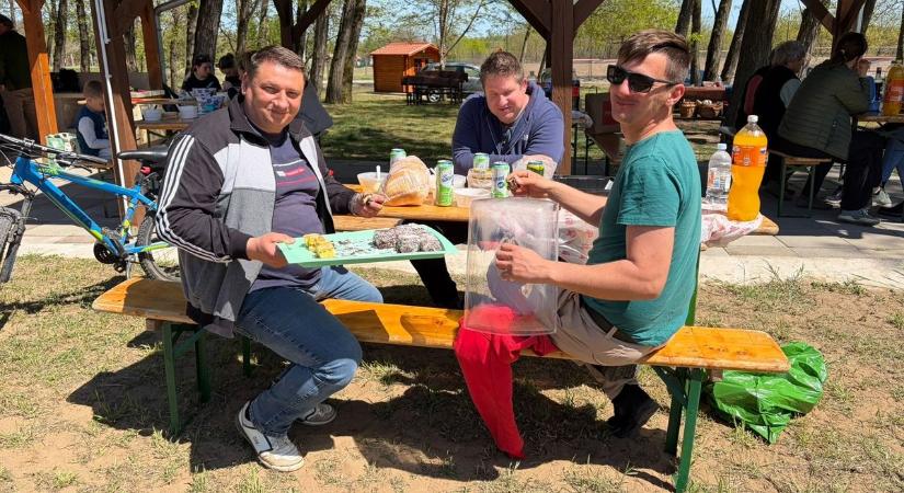 Megtartották az első közösségi pikniket Daruszentmiklóson galéria