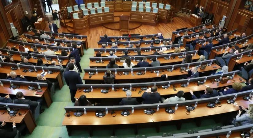 Újabb előrehozott parlamenti választások lesznek Koszovóban