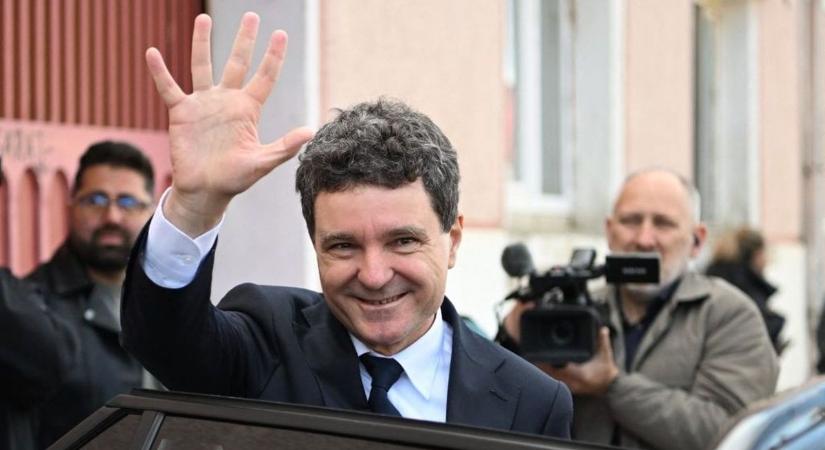 Kézzelfogható közelségbe került a magyarellenes soviniszták kormányalakítása Romániában, de az elnök közbeszólt