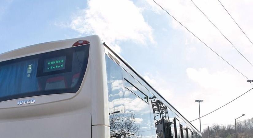 Buszbalesetnek tűnt, de valami egészen más történt Pécs határában