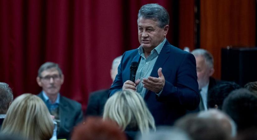 „A pofádat be fogom verni” – ezt kiabálta Tasó László, mert közpénztolvajnak nevezték