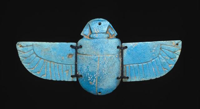 Egyiptomi szkarabeuszamulettet tártak fel egy ibériai sírban