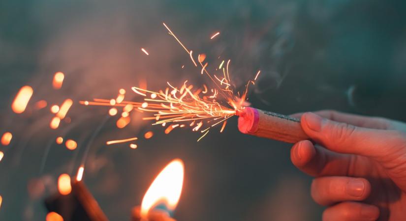 Fejen találta a tűzijáték, a helyszínen meghalt egy férfi Monoron