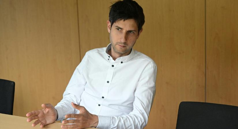 Kirúgták a GVH-tól a Partizánnak kitálaló elemzőt, Berezvai Zsombort