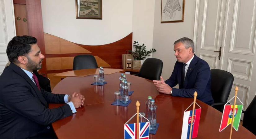 Komáromban járt a pozsonyi brit nagykövet