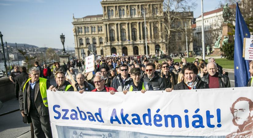 A Fidesz úgy maga ellen fordította a magyar tudományt, hogy a vereségük után hetek alatt dől össze az egész tákolmányuk